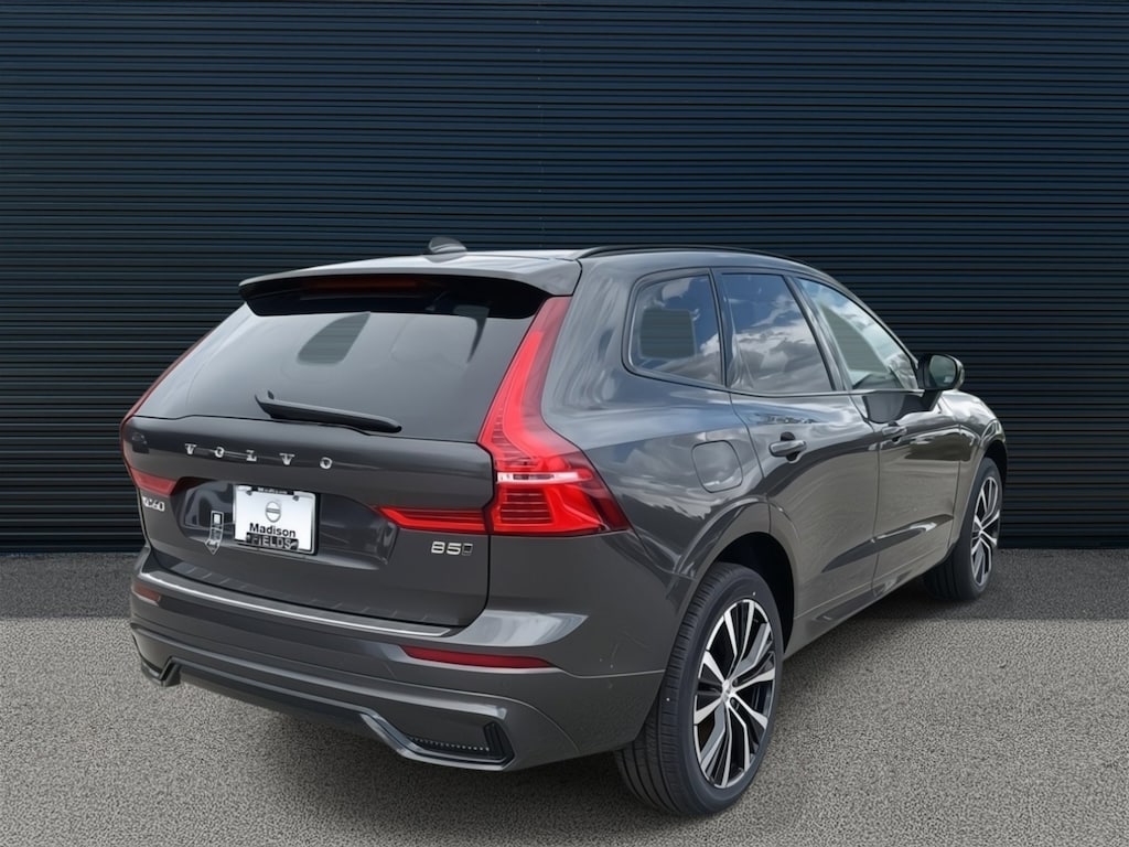 New 2025 Volvo XC60 B5 Plus SUV