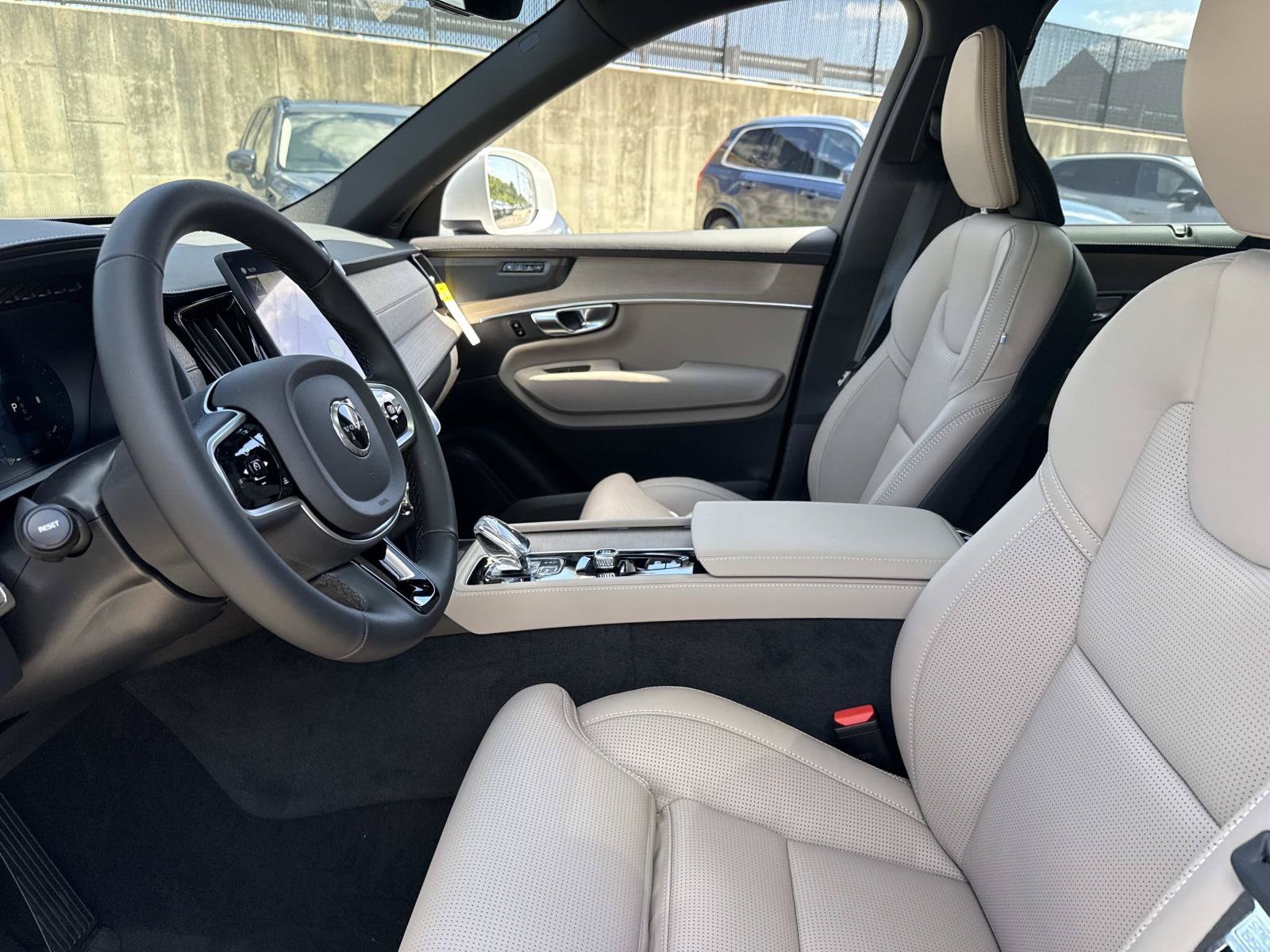 2026 Volvo XC90 Ultra - Photo 23