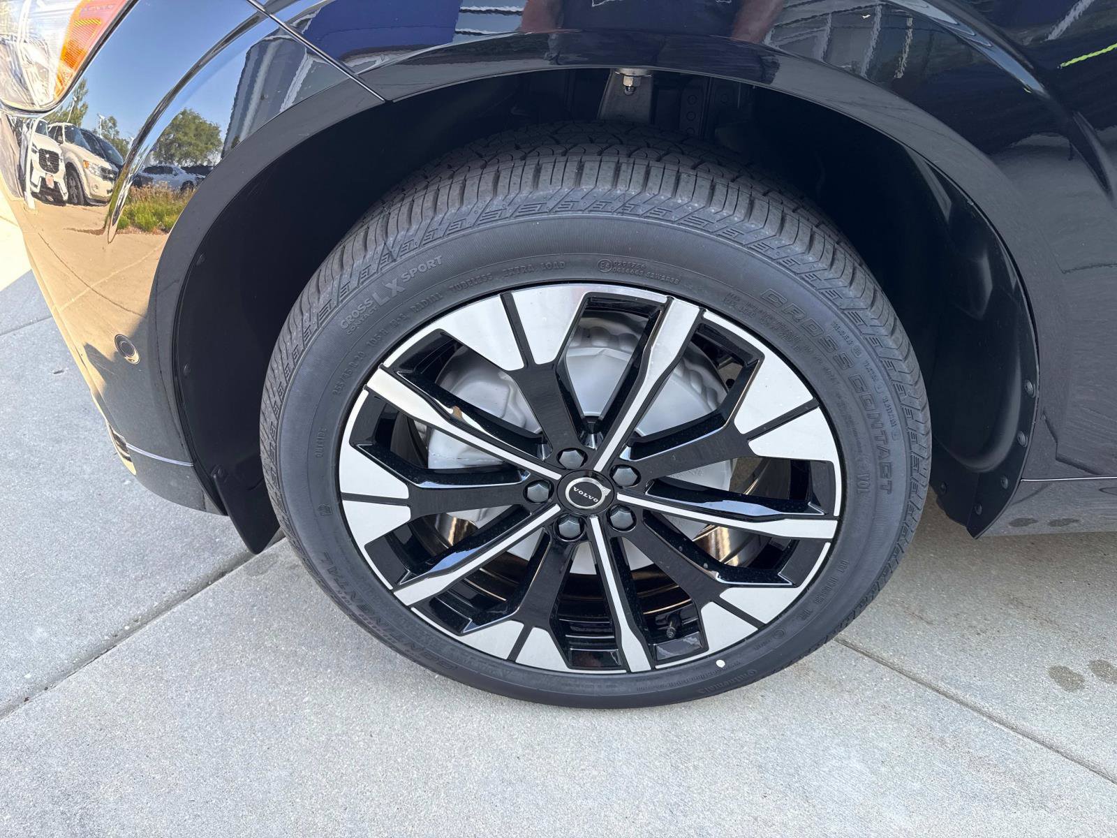 2026 Volvo XC60 Plus - Photo 10