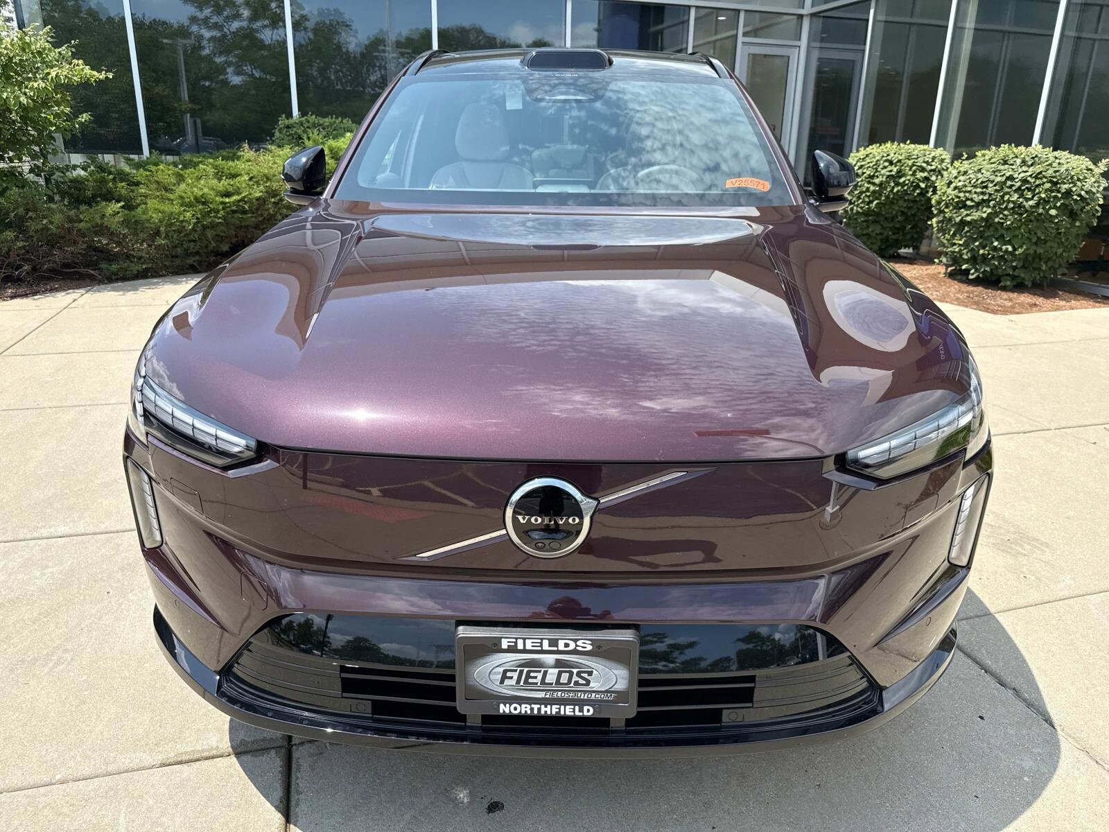 2025 Volvo EX90 Twin Motor Plus photo 2