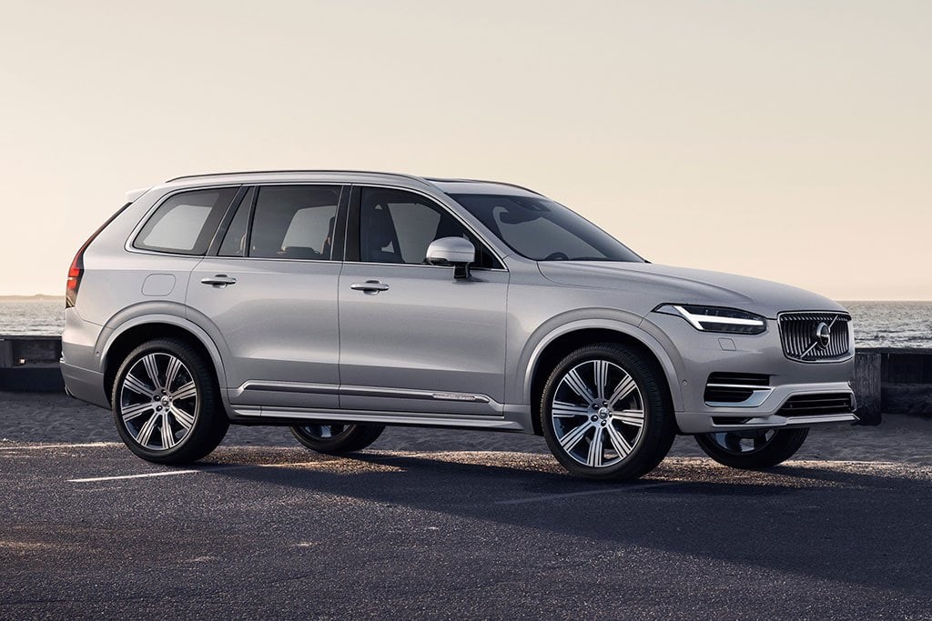2021_Volvo_XC90_Exterior.jpg