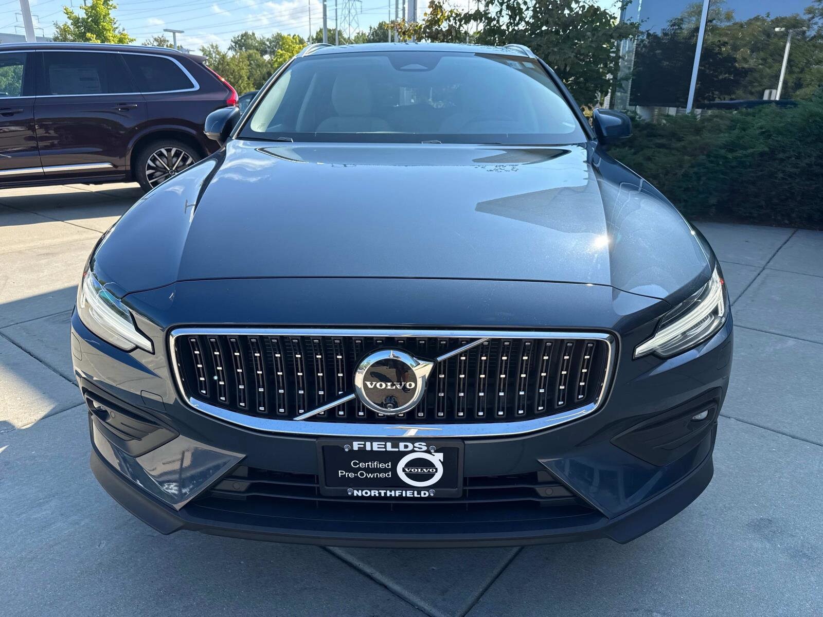 2024 Volvo V60 Cross Country B5 Plus photo 2