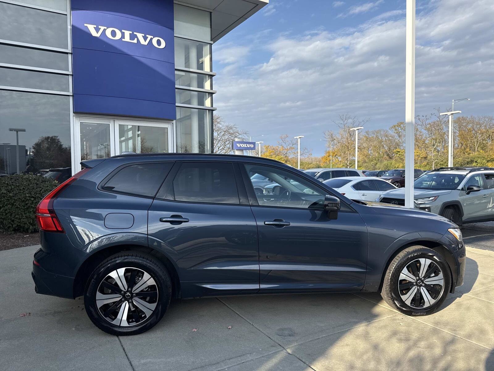 2023 Volvo XC60 Recharge Hybrid T8 Plus photo 4