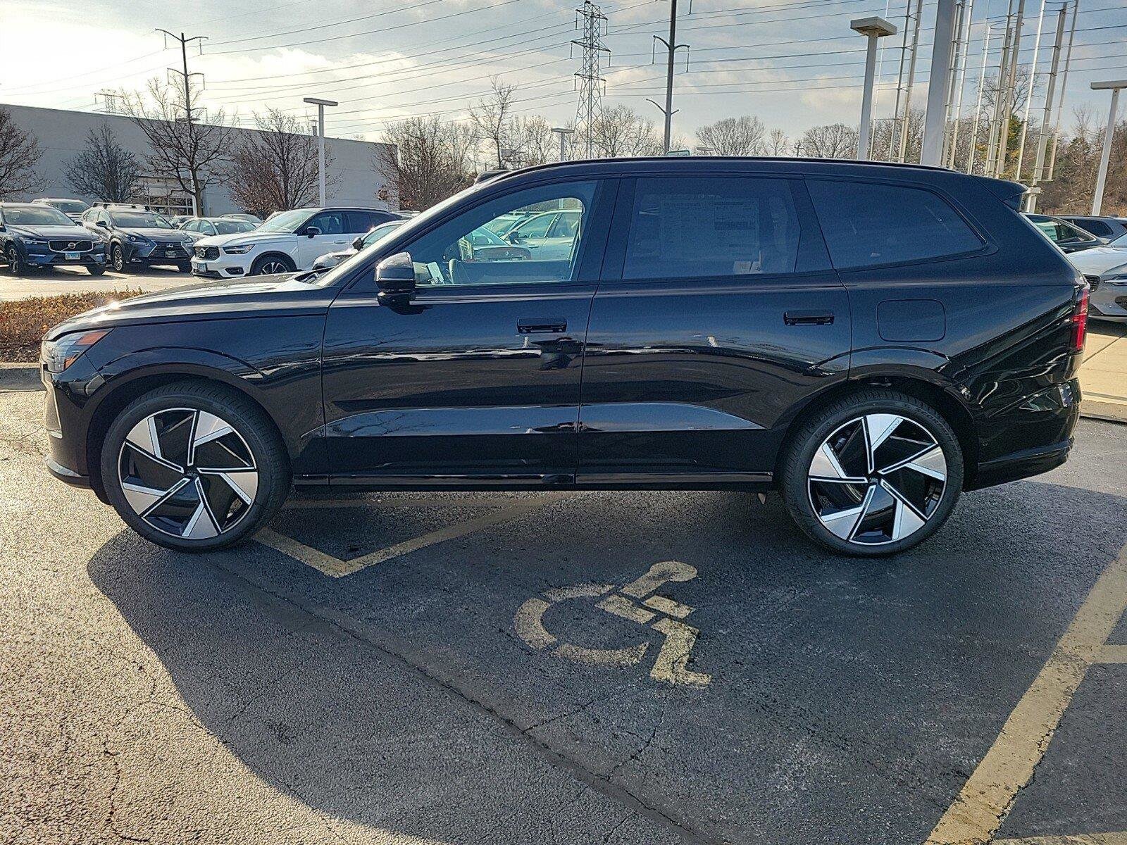 2025 Volvo EX90 Twin Motor Ultra photo 2