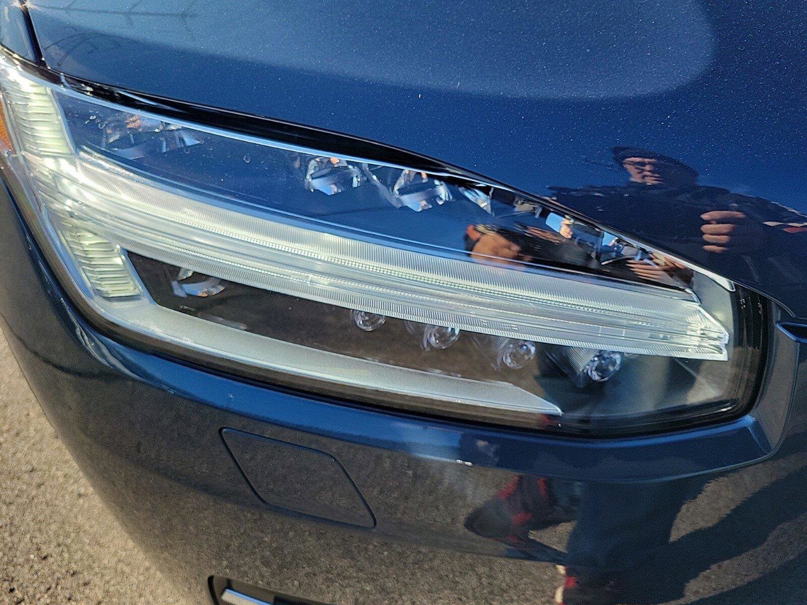 2025 Volvo XC90 Plus photo 3