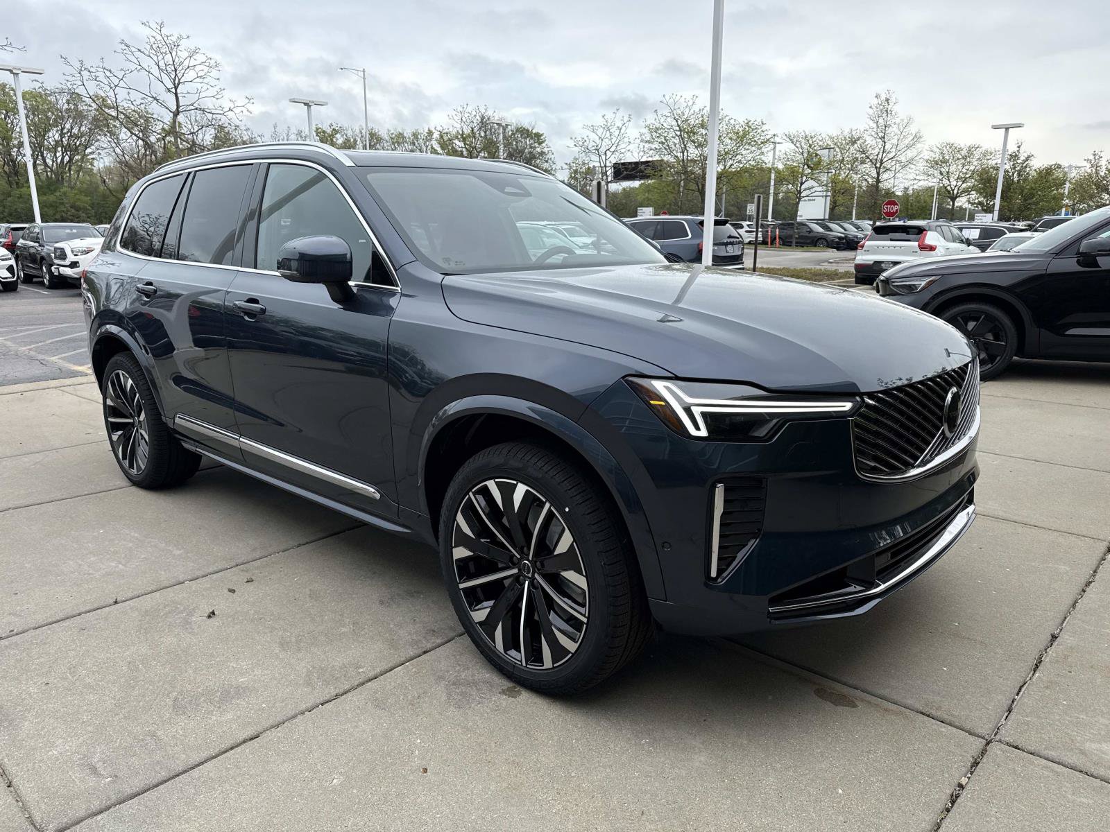 New 2026 Volvo XC90 plug-in hybrid T8 Plus 7-Seater SUV