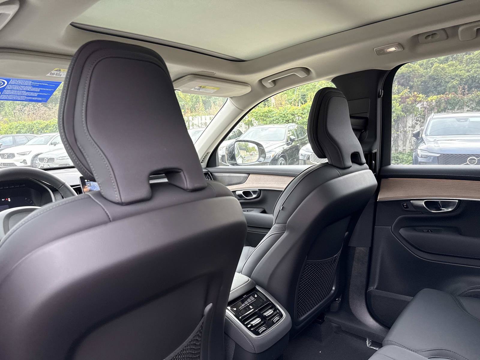 2026 Volvo XC90 Plus - Photo 16