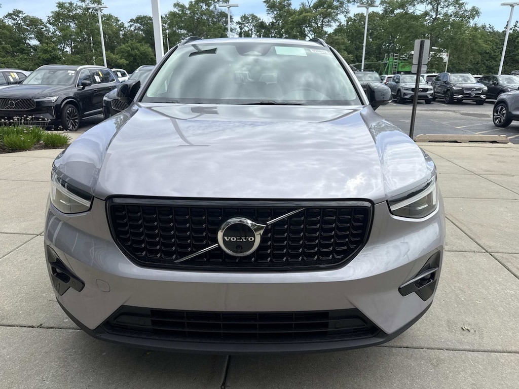 New 2026 Volvo XC40 B5 Plus SUV