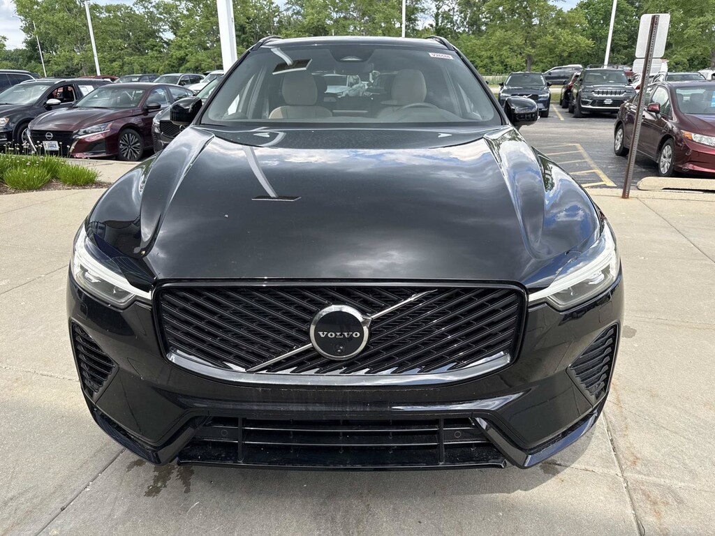 New 2026 Volvo XC60 plug-in hybrid T8 Plus SUV