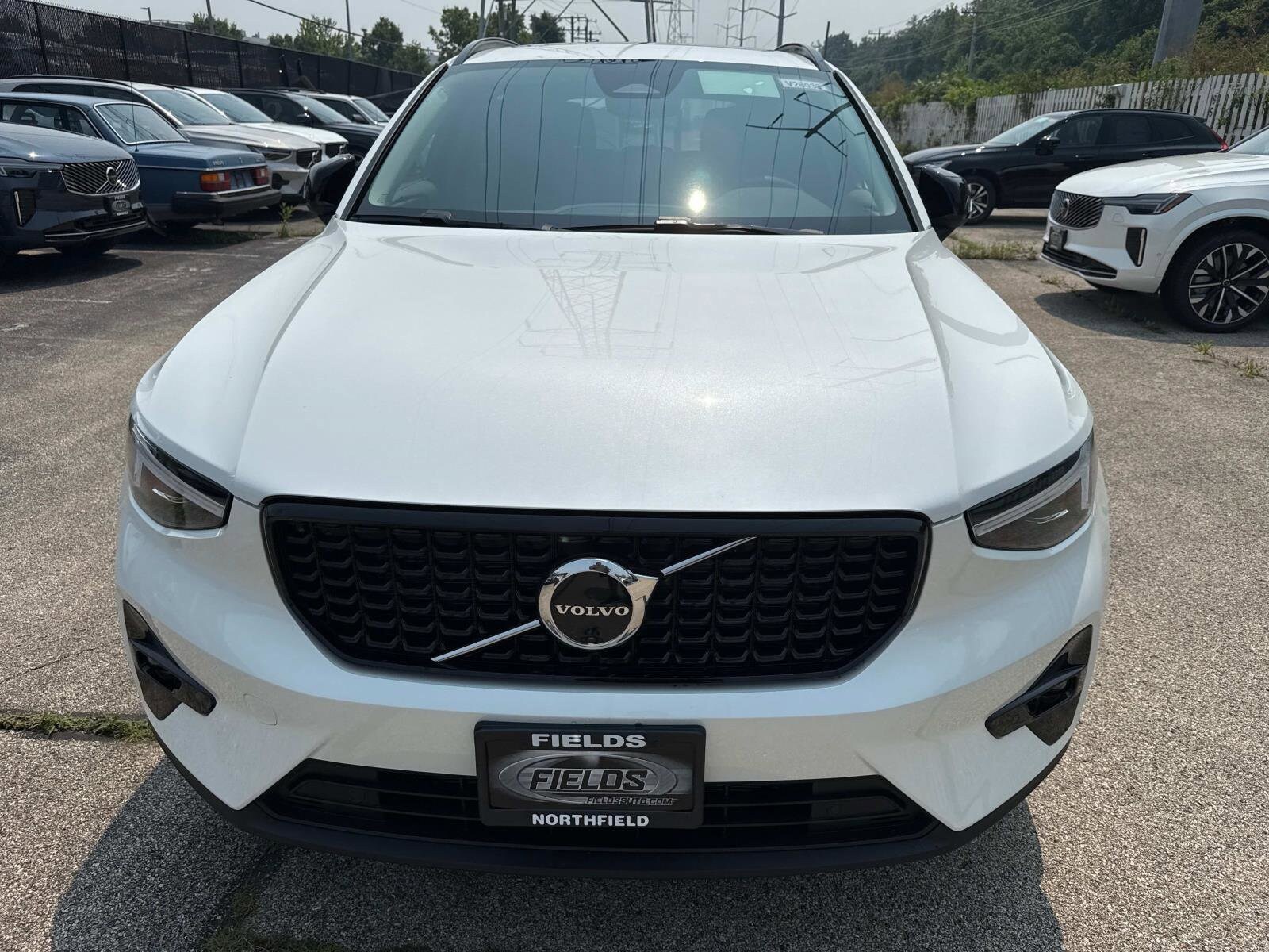 2026 Volvo XC40 Plus photo 2