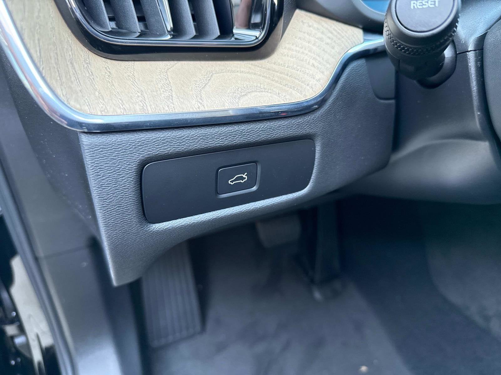 2026 Volvo XC60 Plus - Photo 20