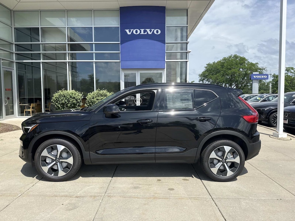 New 2026 Volvo XC40 B5 Plus SUV