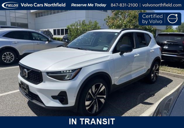 2023 Volvo XC40 B5 Plus Dark AWD's photo