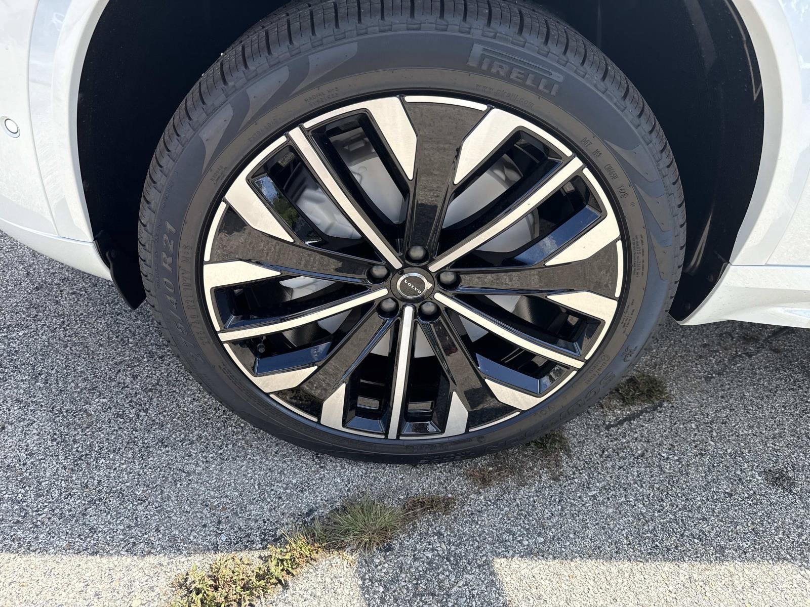 2026 Volvo XC90 Ultra - Photo 10