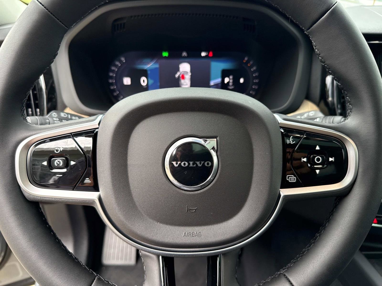 2026 Volvo XC60 Plus - Photo 30