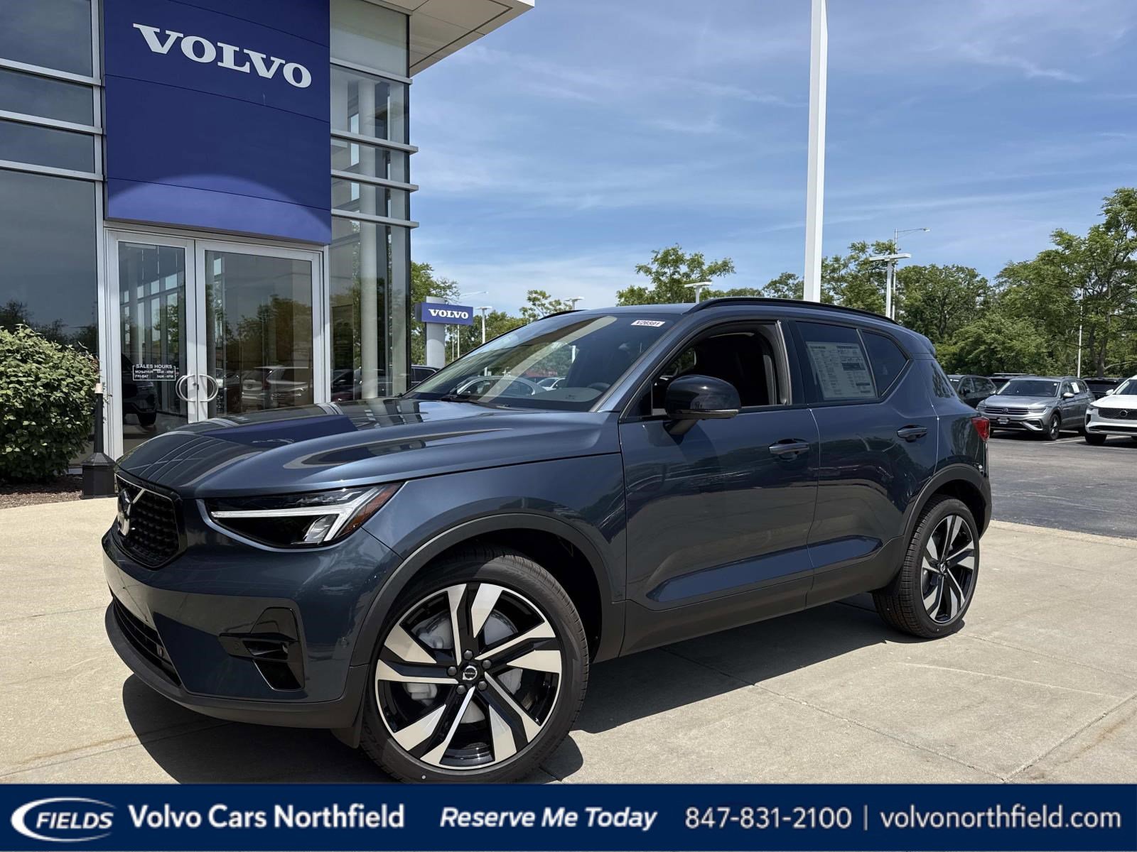 2026 Volvo XC40 B5 Plus Dark AWD's photo