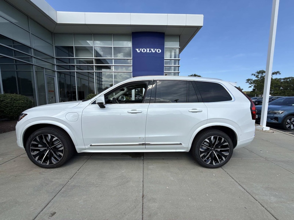New 2026 Volvo XC90 plug-in hybrid T8 Ultra 7-Seater SUV