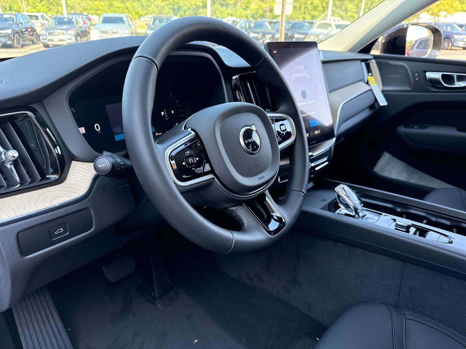 2026 Volvo XC60 Plus - Photo 24