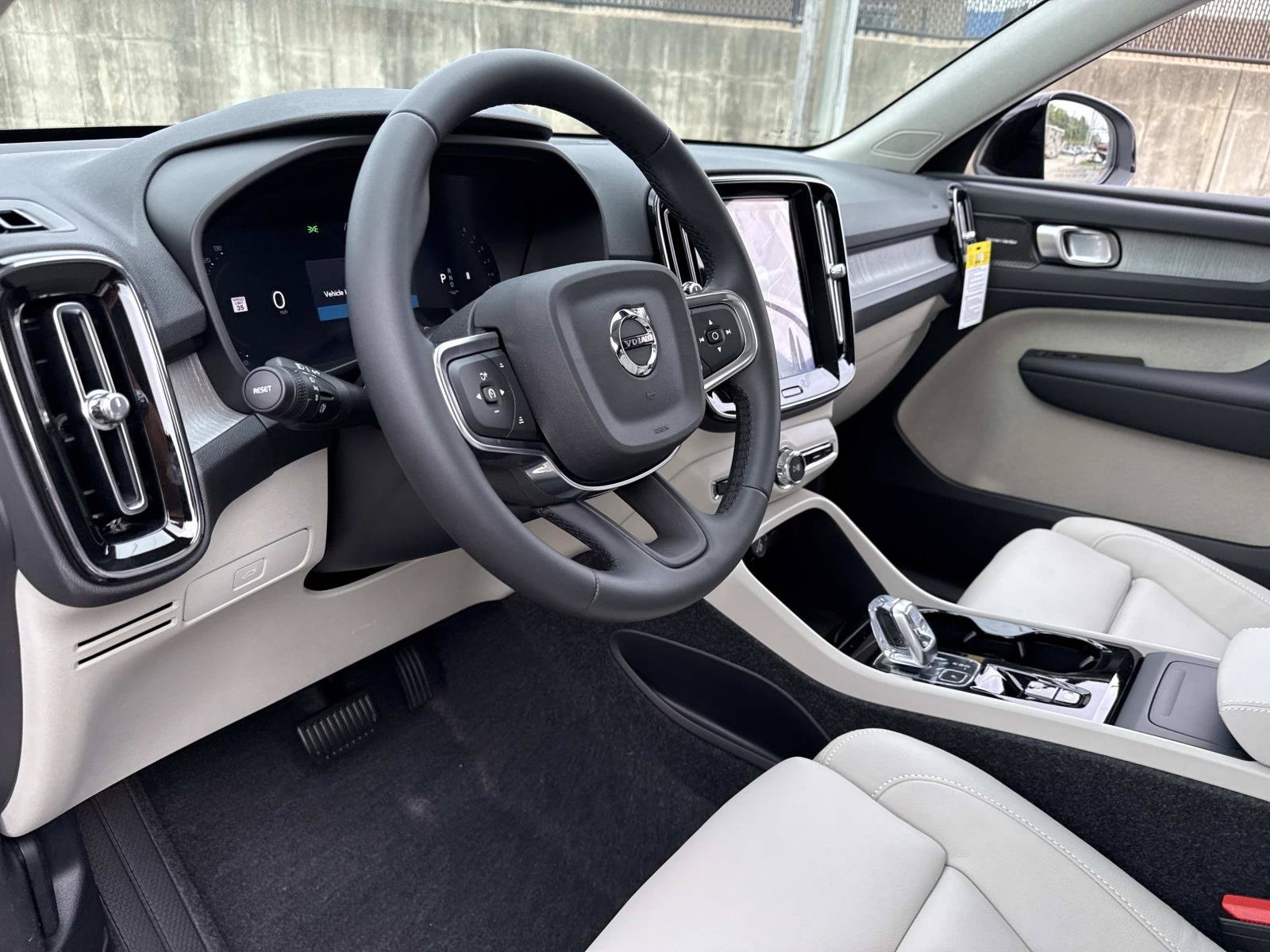 2026 Volvo XC40 Ultra - Photo 24