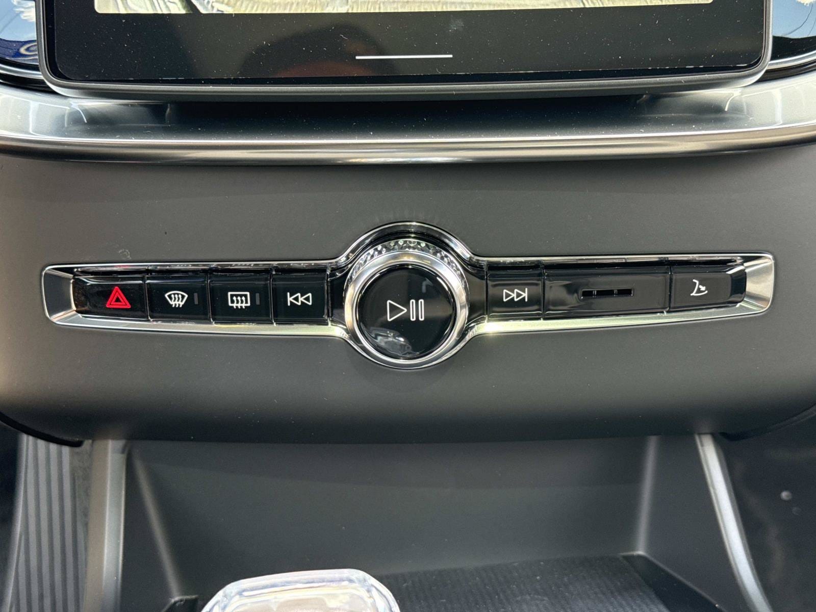 2026 Volvo XC90 Plus - Photo 28