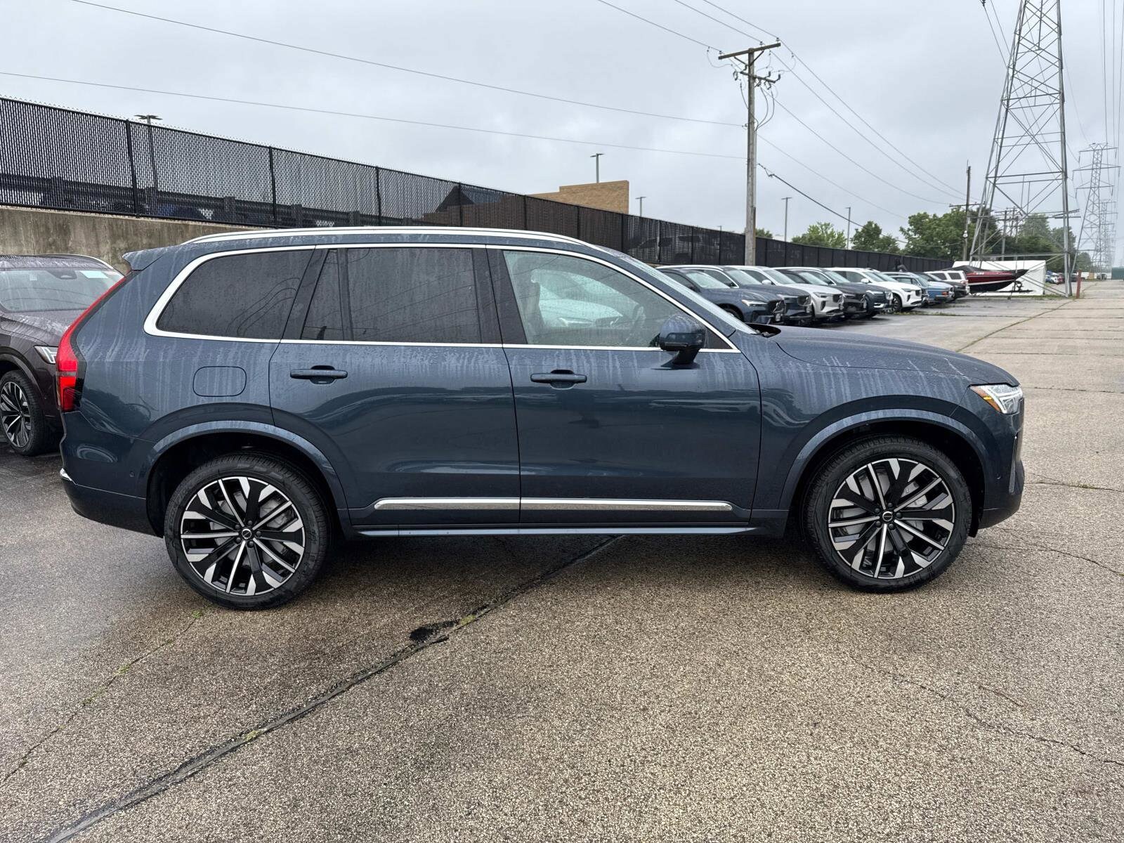 2026 Volvo XC90 Plus photo 4