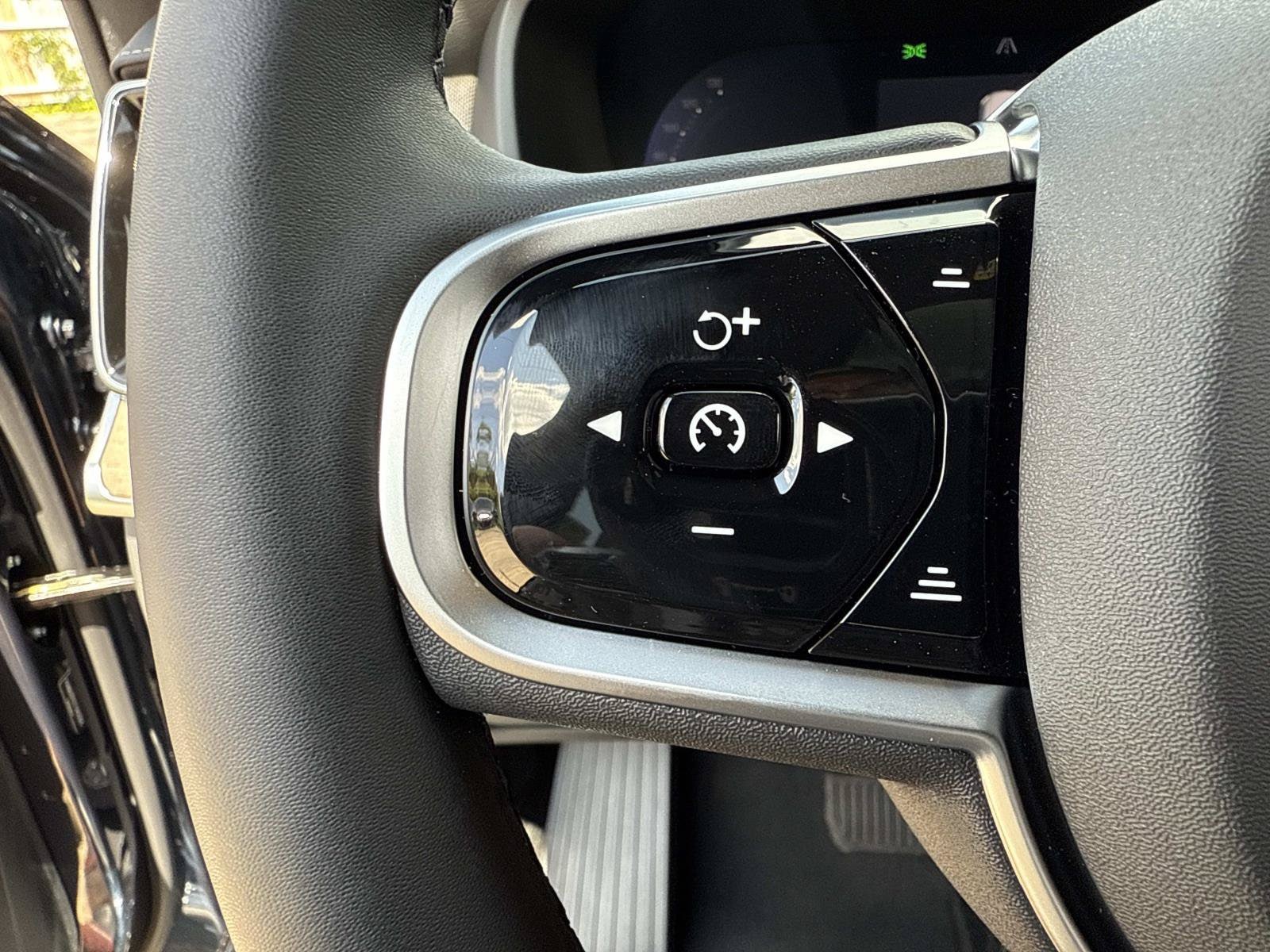 2026 Volvo XC90 Plus - Photo 35