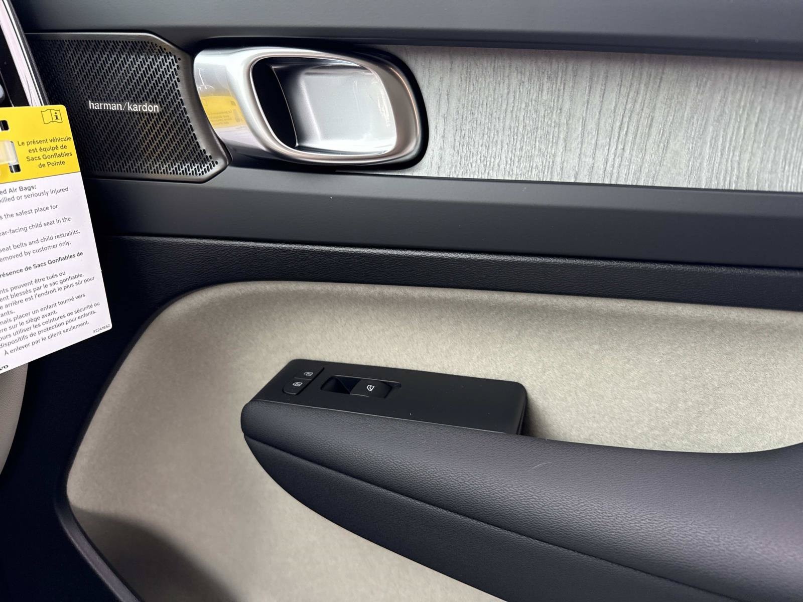 2026 Volvo XC40 Ultra - Photo 25
