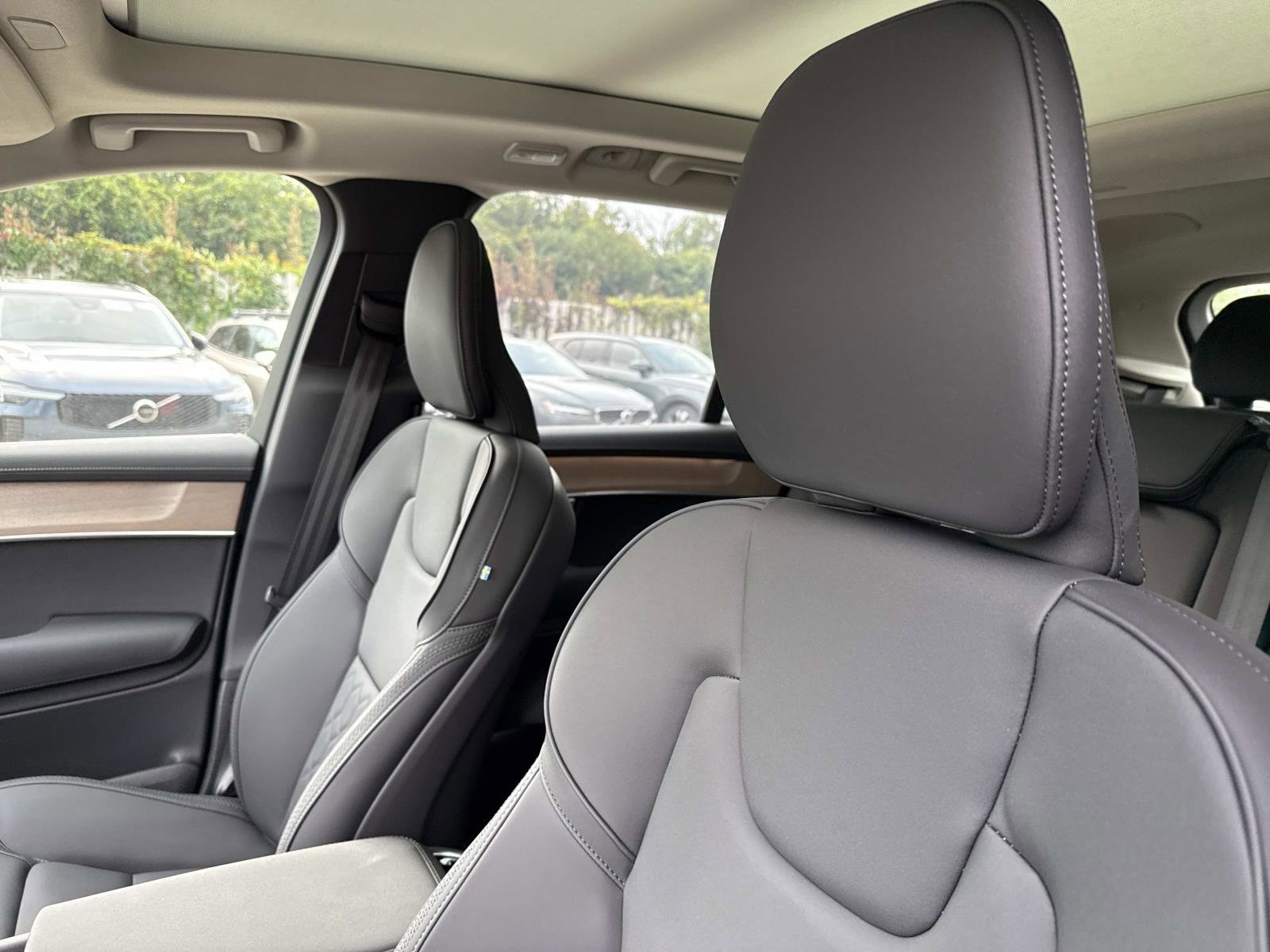 2026 Volvo XC90 Plus - Photo 20