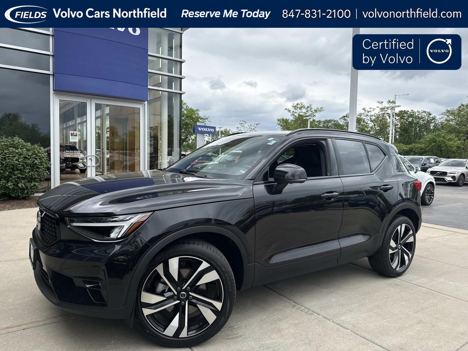2025 Volvo XC40 B5 Plus Dark AWD's photo