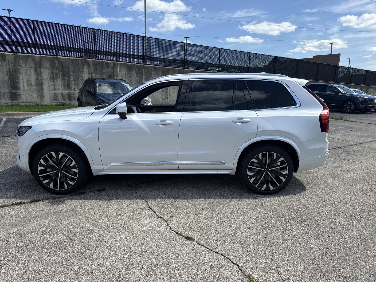 2026 Volvo XC90 Ultra - Photo 8