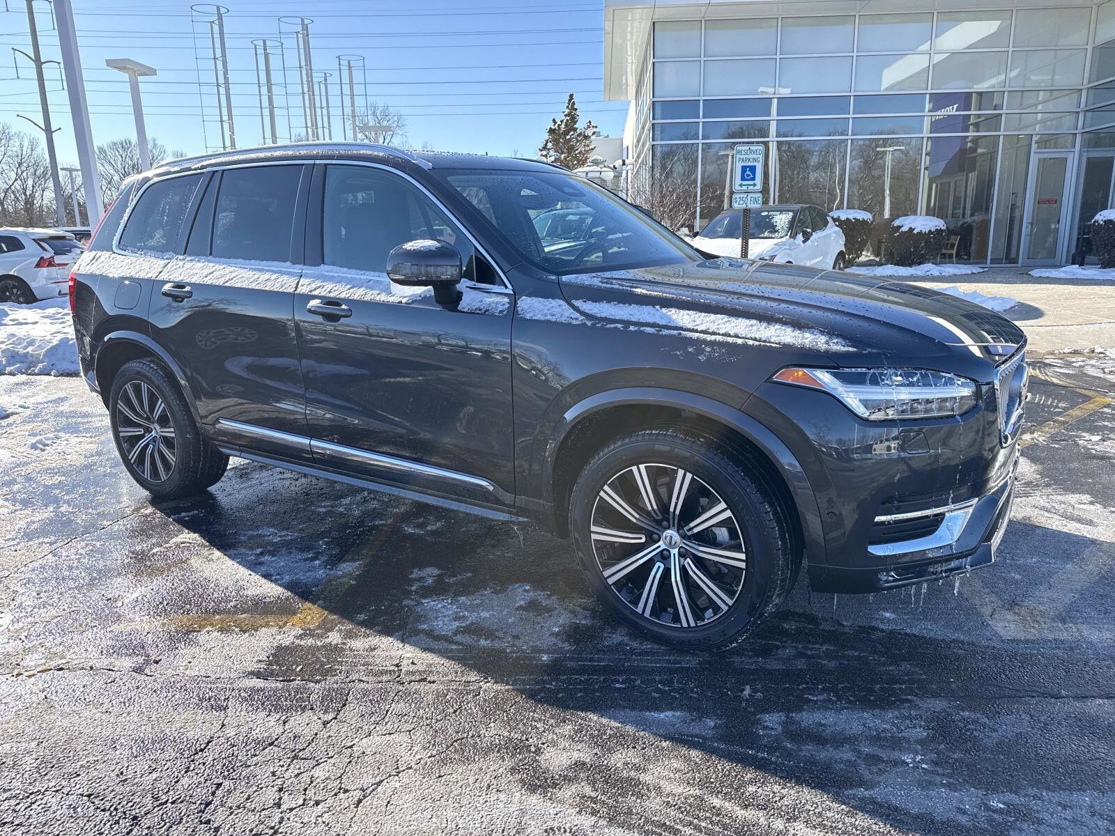 2024 Volvo XC90 Plus photo 3