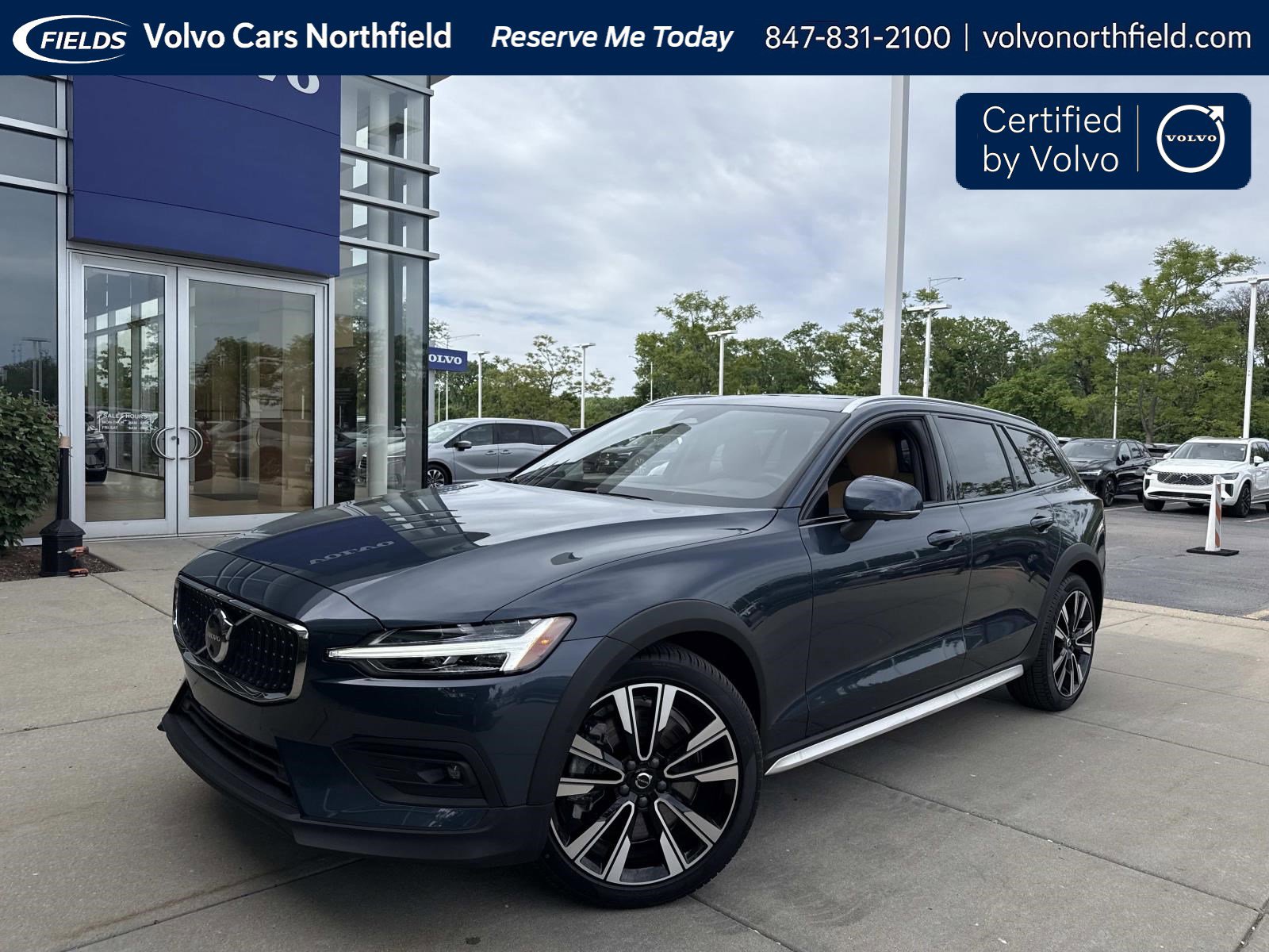 2025 Volvo V60 Cross Country B5 Ultra AWD's photo
