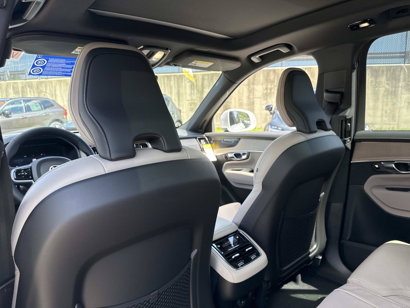 2026 Volvo XC90 Ultra - Photo 17