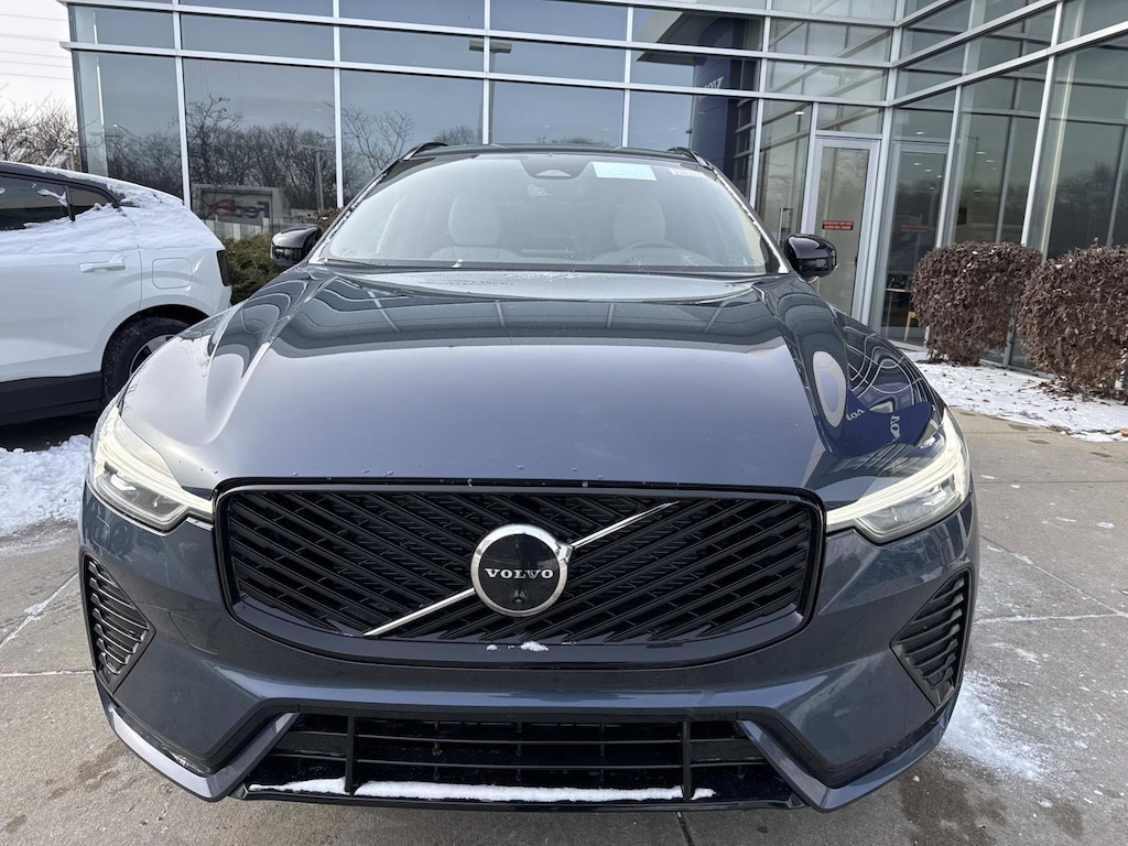 New 2026 Volvo XC60 B5 Plus SUV