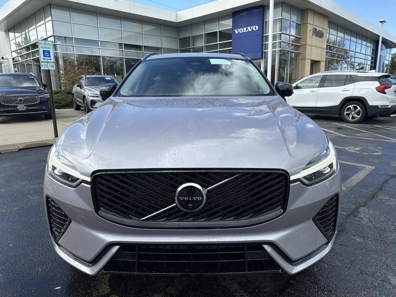 2026 Volvo XC60 B5 Plus photo 2