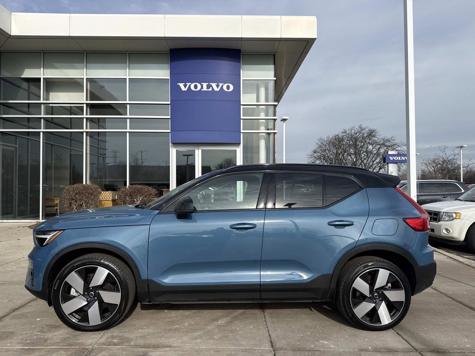 Certified 2023 Volvo XC40 Ultimate with VIN YV4ED3UMXP2026920 for sale in Northfield, IL
