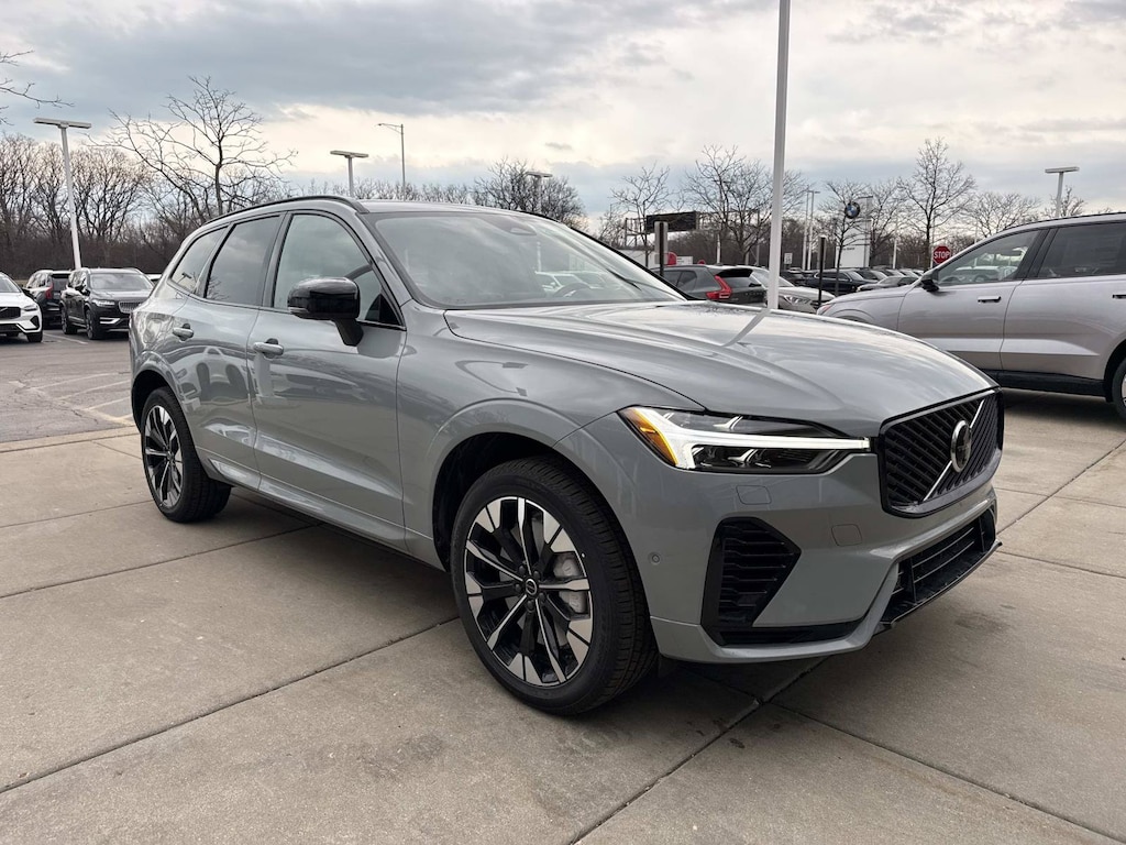 New 2026 Volvo XC60 plug-in hybrid T8 Plus SUV