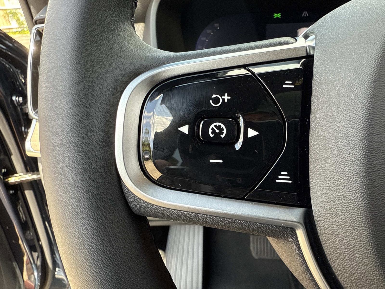 2026 Volvo XC90 Plus - Photo 35