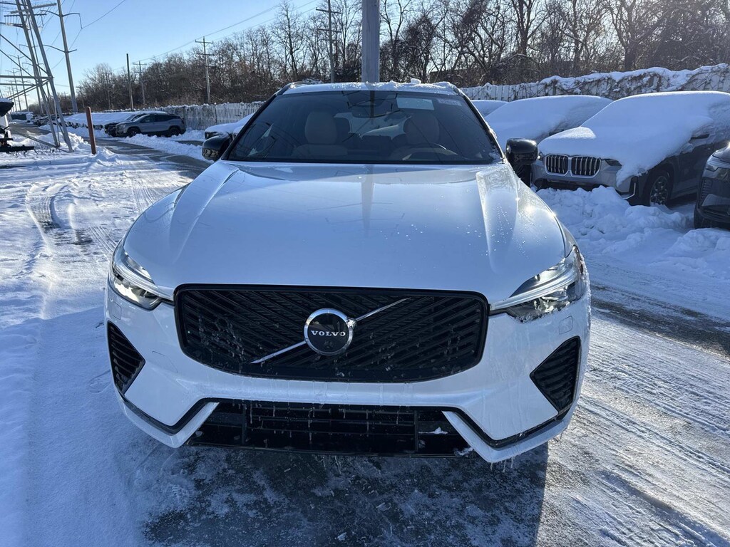 New 2026 Volvo XC60 plug-in hybrid T8 Plus SUV