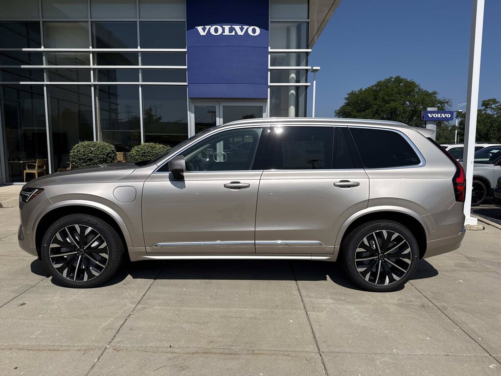 New 2026 Volvo XC90 plug-in hybrid T8 Plus 7-Seater SUV