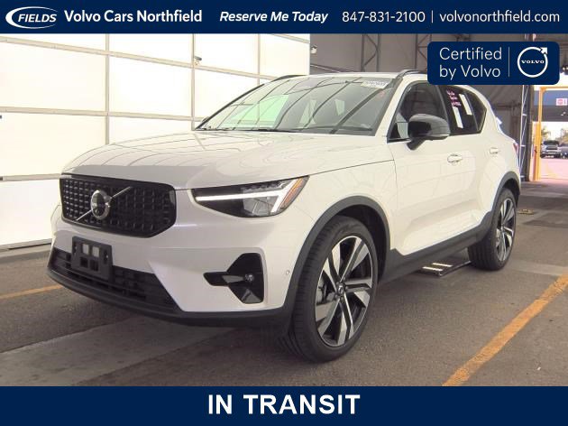 2025 Volvo XC40 B5 Plus Dark AWD's photo