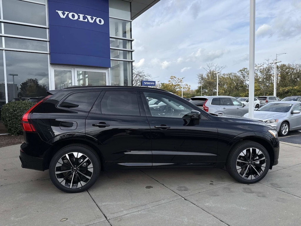 New 2026 Volvo XC60 B5 Plus SUV