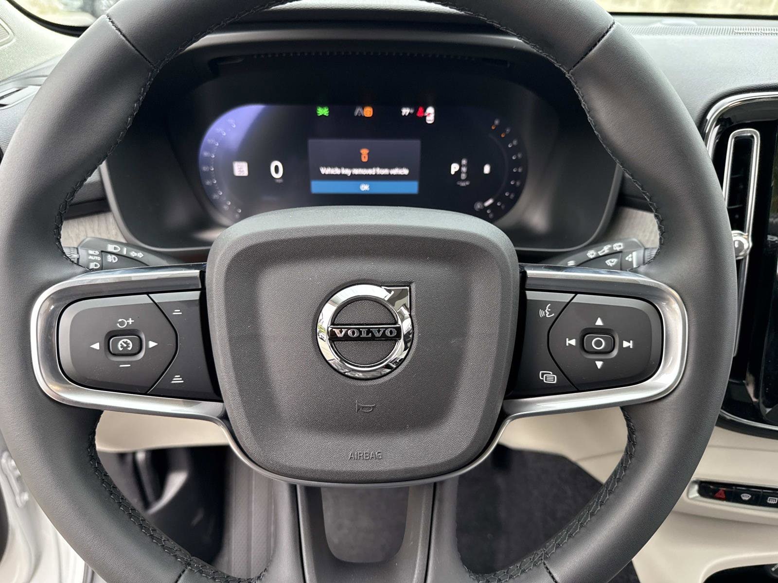 2026 Volvo XC40 Ultra - Photo 32