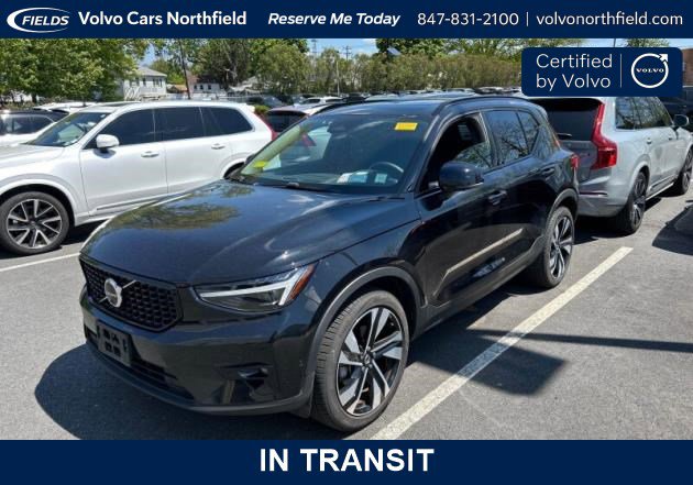 2024 Volvo XC40 SUV 