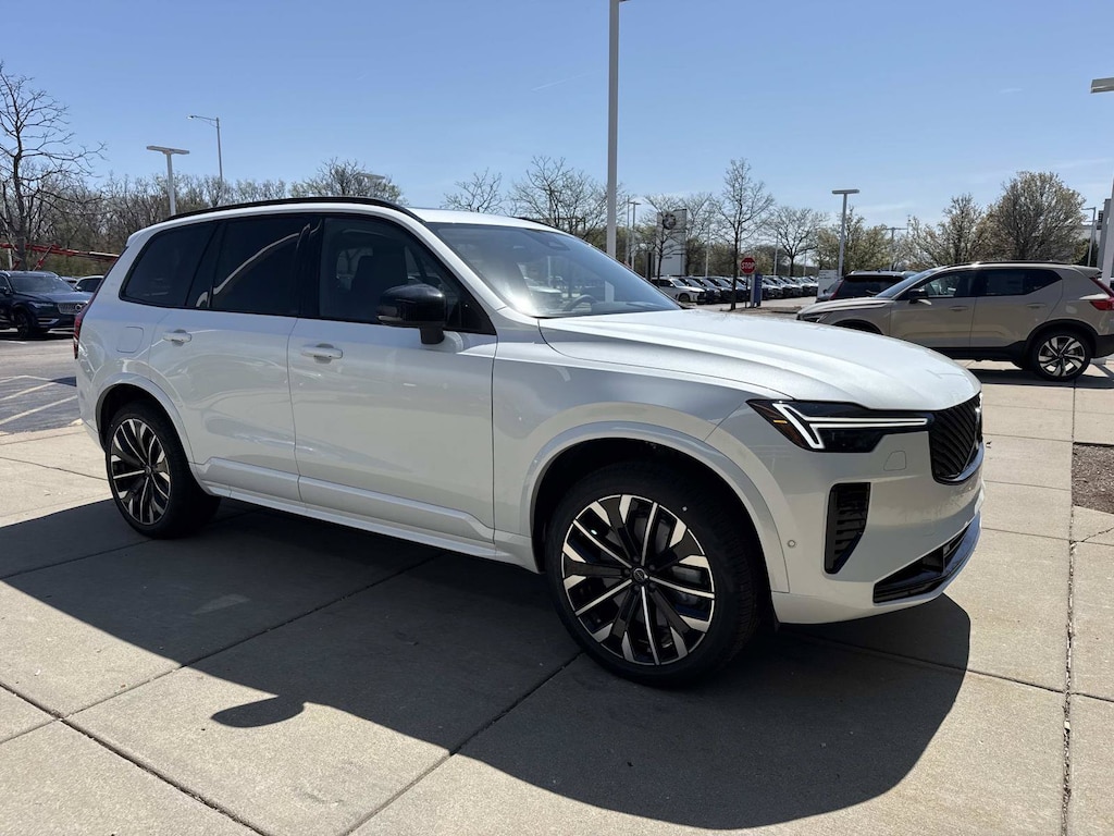 New 2026 Volvo XC90 plug-in hybrid T8 Ultra Dark Theme 7-Seater SUV