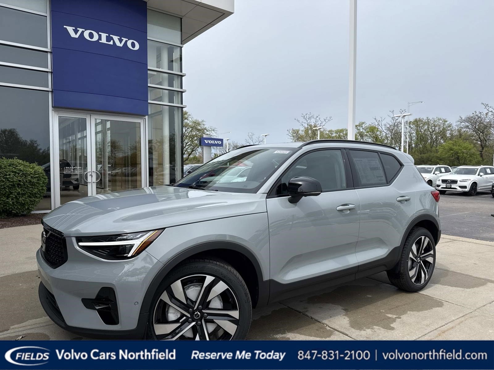2026 Volvo XC40 B5 Plus Dark AWD's photo