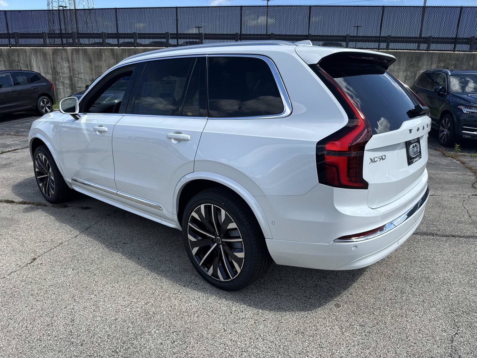2026 Volvo XC90 Ultra - Photo 7