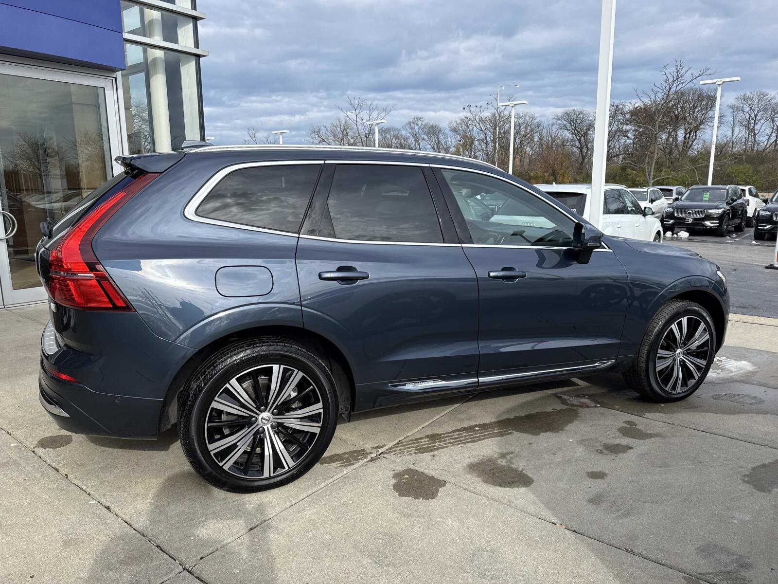 2023 Volvo XC60 Recharge Hybrid T8 Plus photo 4