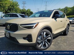 2025 Volvo XC40 B5 Plus Dark Theme SUV