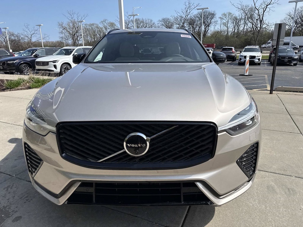 New 2026 Volvo XC60 B5 Plus SUV